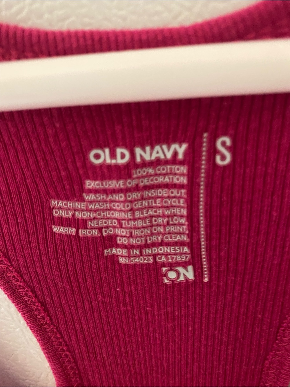 Old Navy Fuchsia Ruffled Racerback Tank Top - Picture 4 of 4